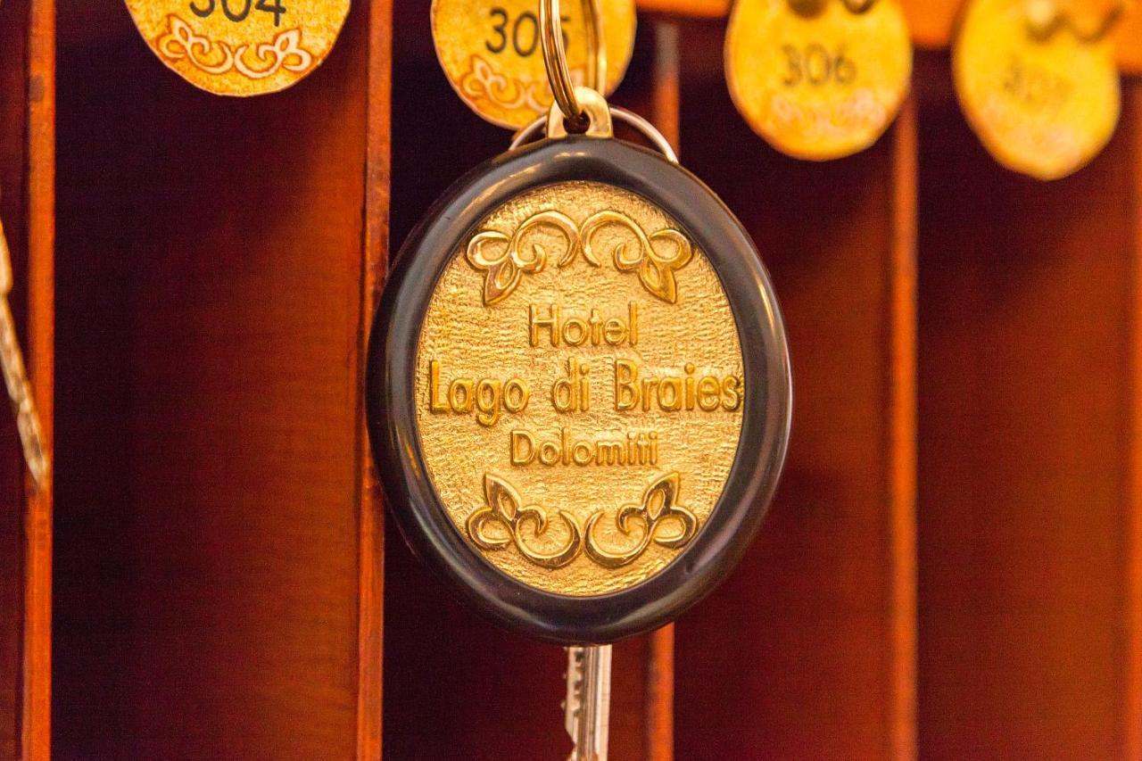 Hotel Lago di Braies Esterno foto