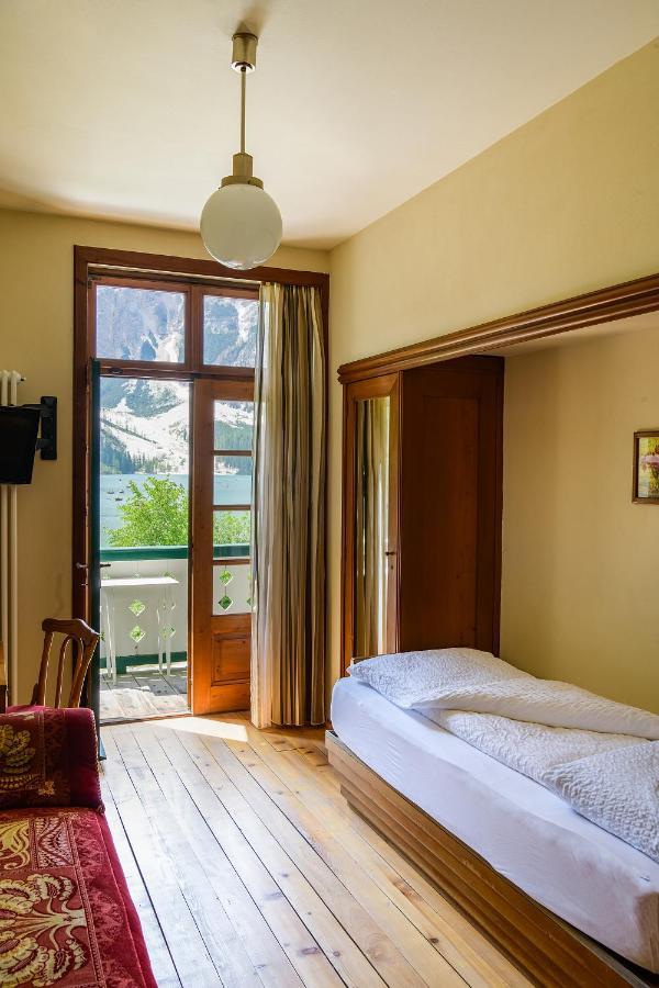 Hotel Lago di Braies Esterno foto